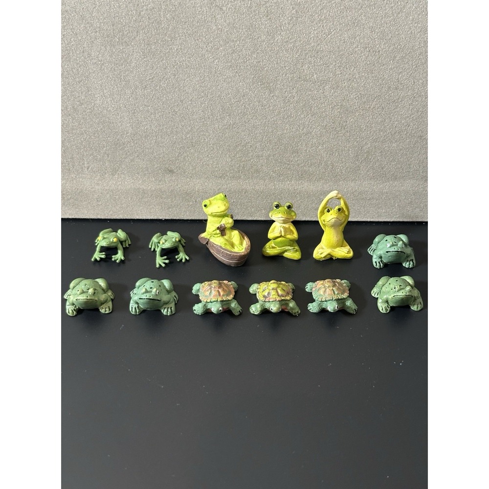 Vintage Mini frog Figurines Lot